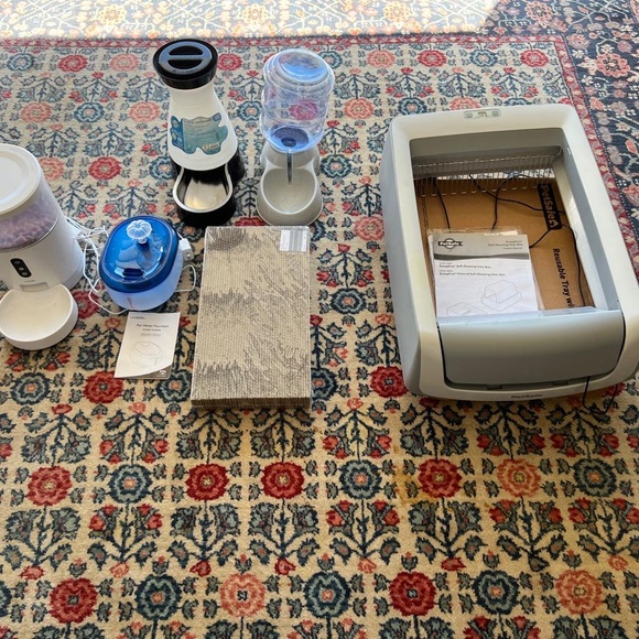 Pet Feeder and Accessories Set